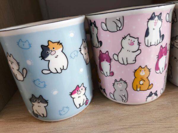 Caneca Colorida "Gatos a Brincar" - Image 2