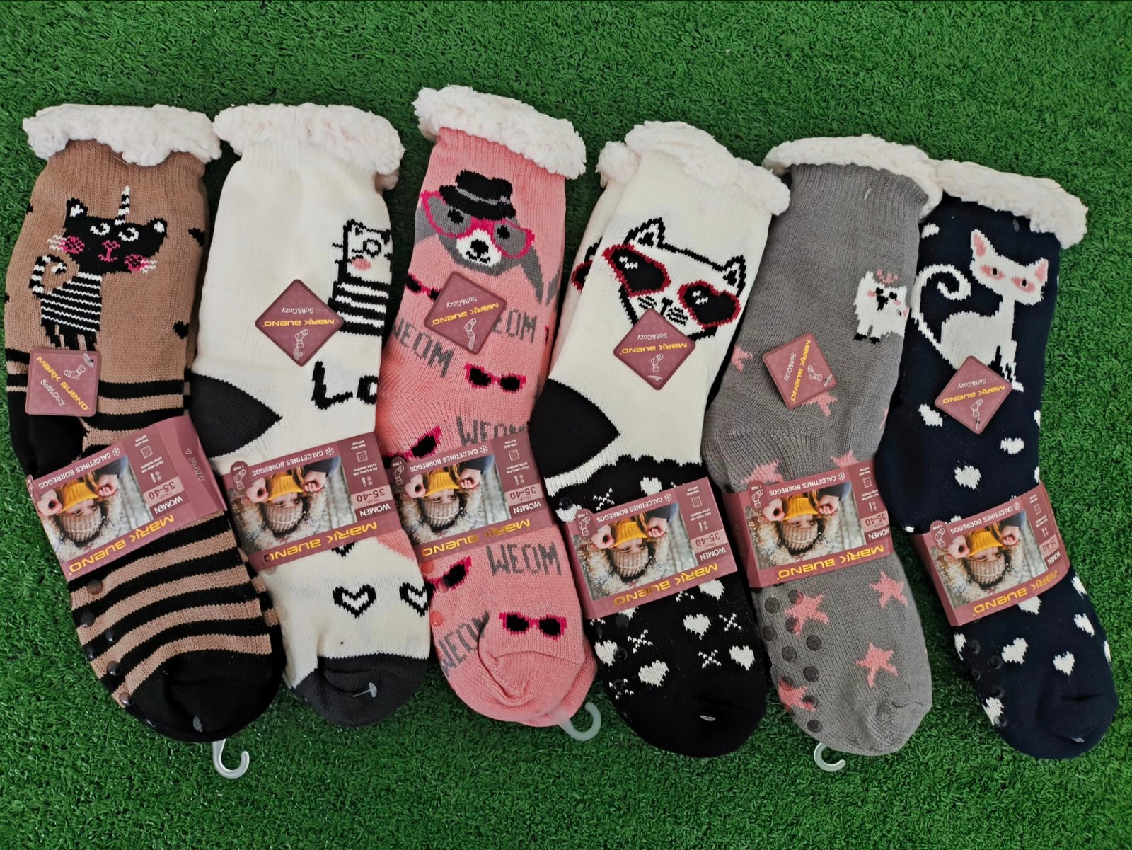 Meias Polares Antiderrapantes com Gatos (35-40 EUR)